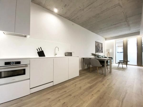 Piso en venta en Calle Valldonzella, 54, Barcelona
thumbnail 1