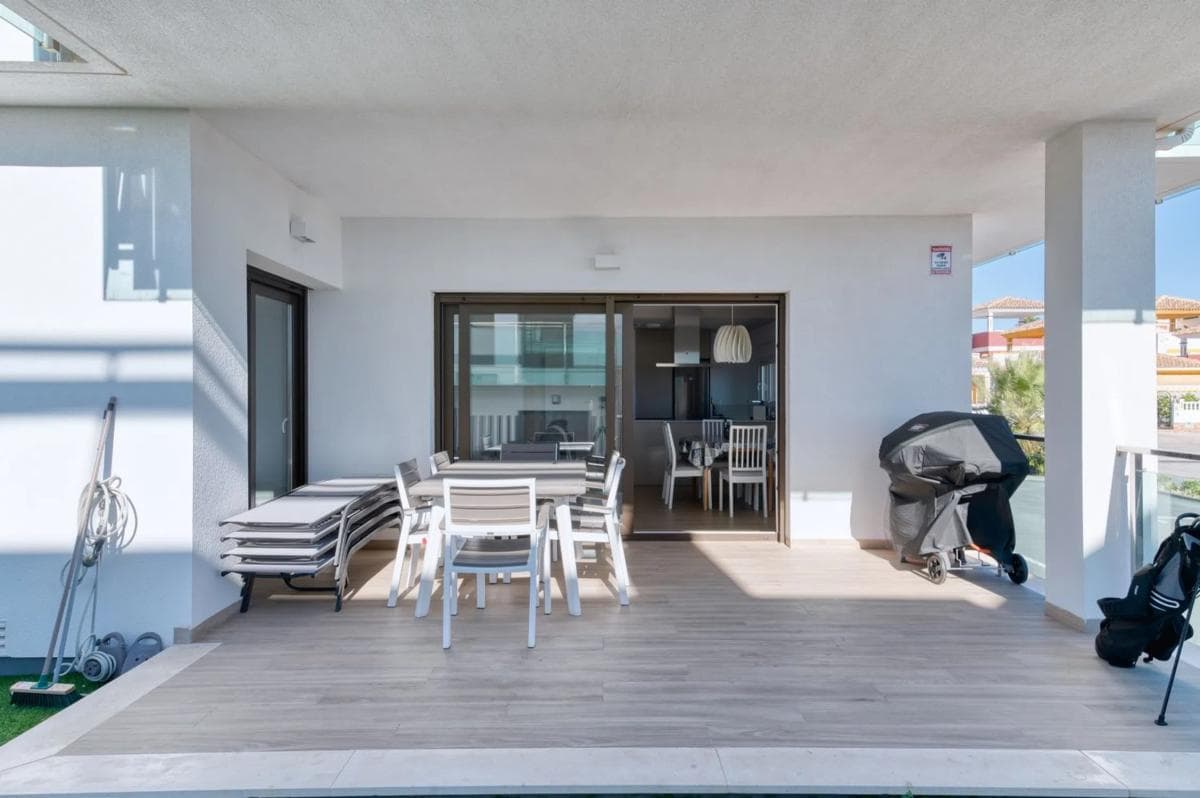 Venta de piso en Calle Melocotonero, Orihuela
photo 4