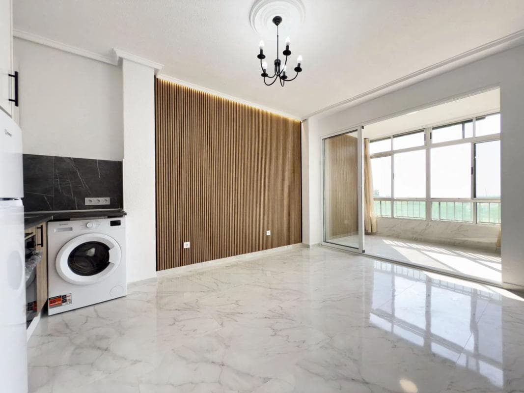 Sale of apartment in Barrio El Acequión, Torrevieja
photo 3
