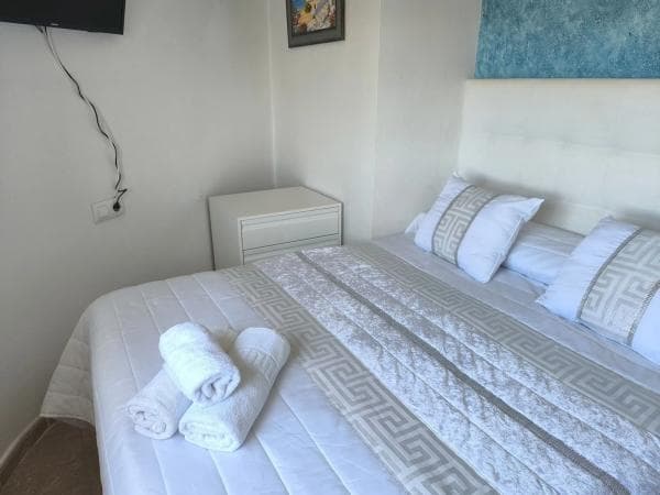 Piso en venta en CL MAYOR-MATA, 54, Torrevieja
thumbnail 1