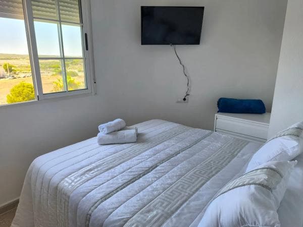 Piso en venta en CL MAYOR-MATA, 54, Torrevieja
thumbnail 2