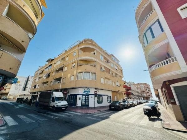 Piso en venta en Calle Mayor, Torrevieja
photo 1