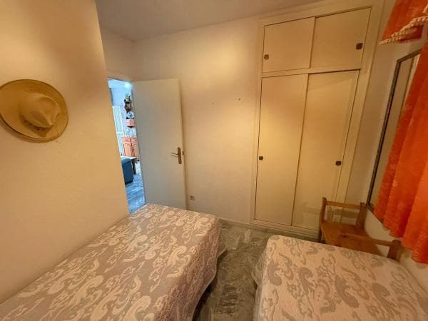 Piso en venta en Avenida del Mediterráneo, 36, Torrevieja
thumbnail 1