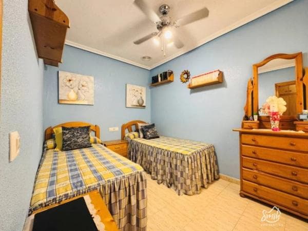 Piso en venta en Calle Mayor, 32, Torrevieja
thumbnail 2
