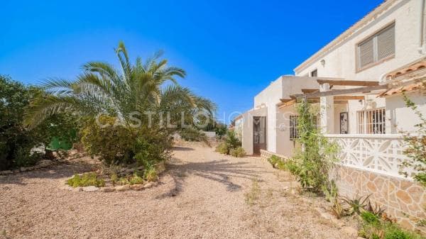 Chalet pareado en calle Pablo Picasso, 33 photo 1