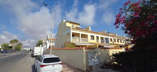 Chalet adosado en avenida Torreblanca, 14 a thumbnail 1