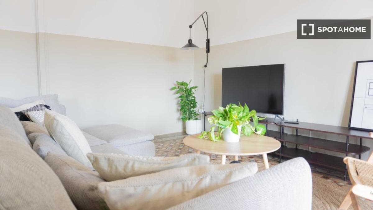 Properties for sale and rent in Spain photo 5
