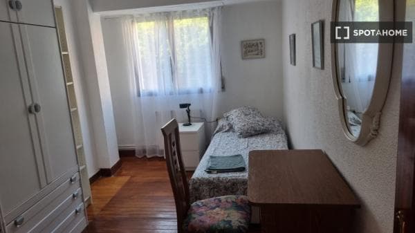 Habitación en piso compartido en alquiler, Uribarri, Bilbao photo 1
