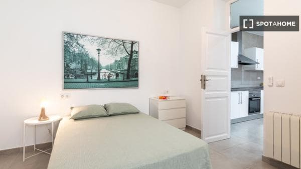 Habitación en piso compartido en valència photo 1
