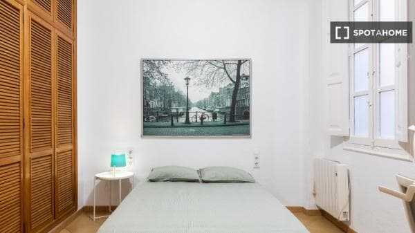 Habitación en piso compartido en valència photo 1