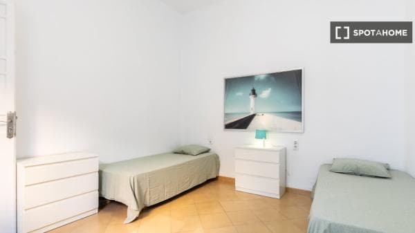 Habitación en piso compartido en valència thumbnail 1
