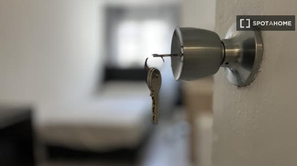 Habitación en piso compartido en alquiler en La Petxina, Valencia thumbnail 2
