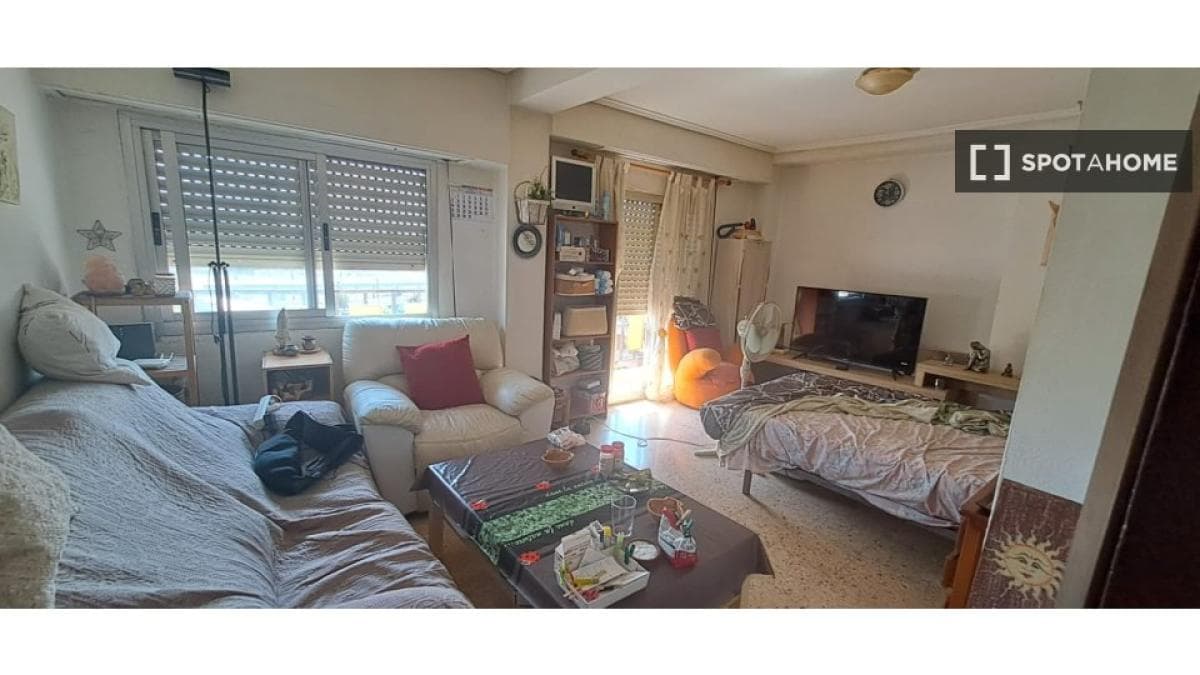 Properties for sale and rent in Spain photo 3