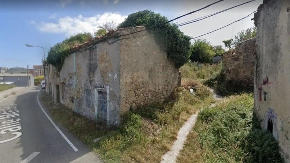 Terreno en venta en Carballo, A Coruña photo 3