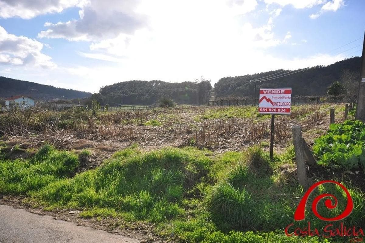Terreno en venta en Outes, A Coruña photo 3
