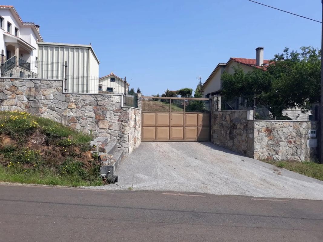 Terreno en venta en Boqueixon, A Coruña photo 2