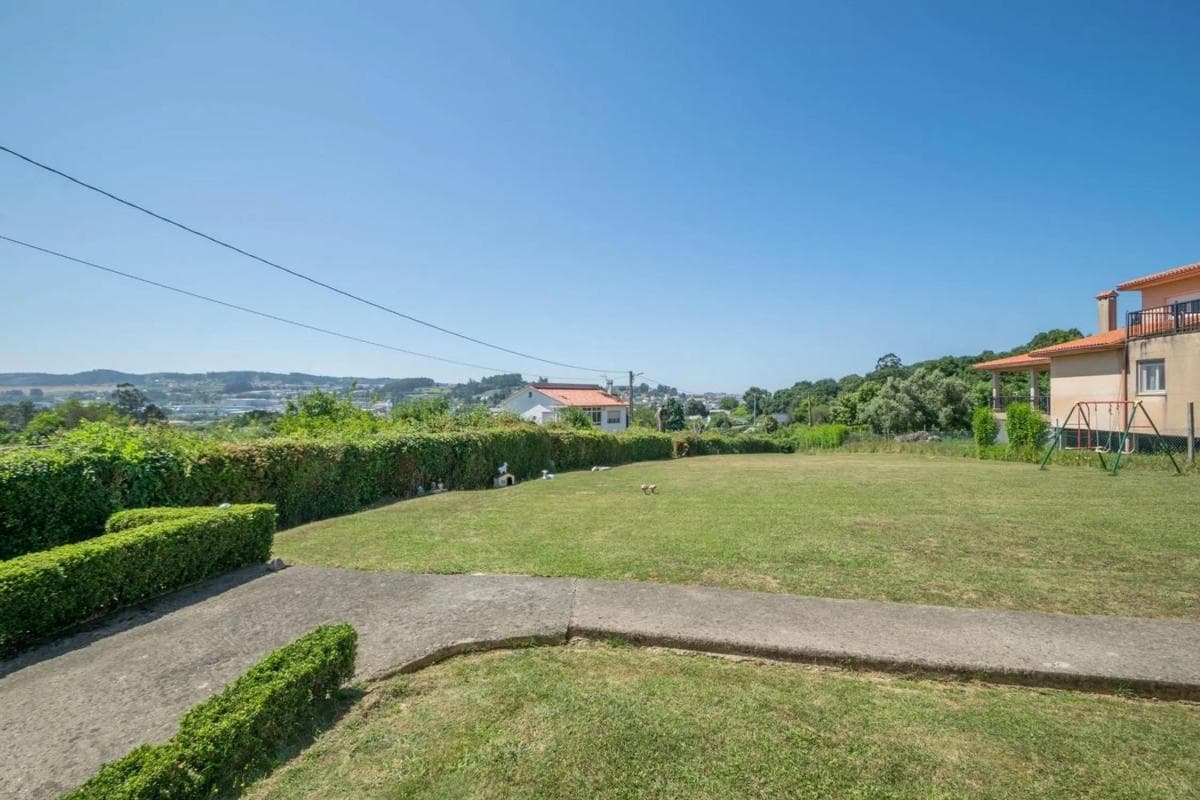 Terreno en venta en Cambre, A Coruña photo 2