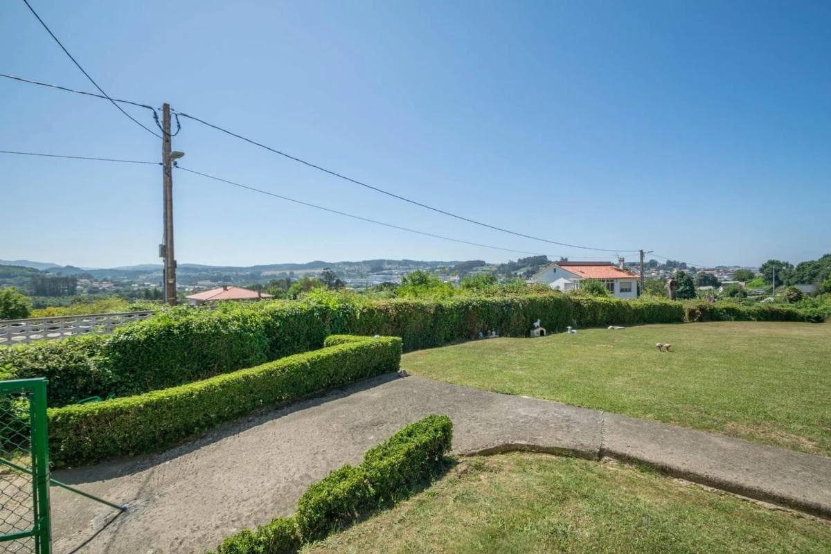 Terreno en venta en Cambre, A Coruña photo 3