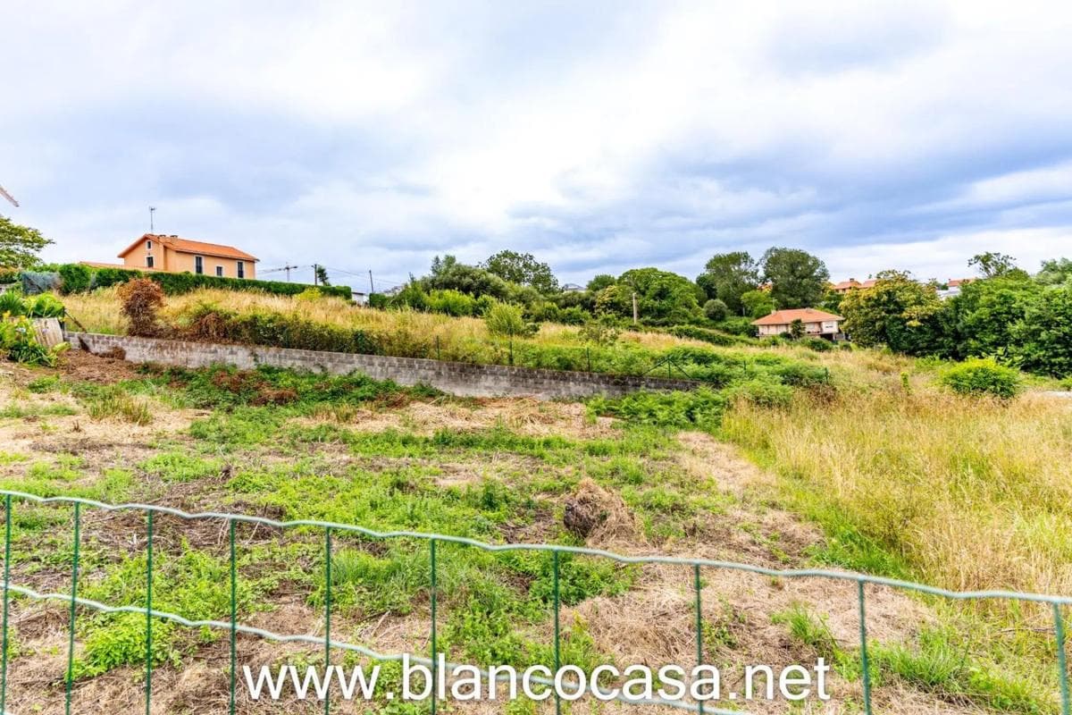 Terreno en venta en Oleiros, A Coruña photo 4