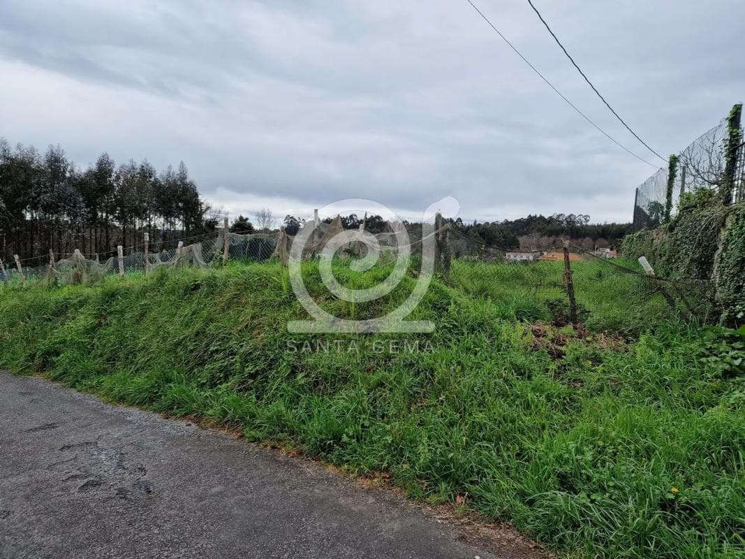 Terreno en venta en Bergondo, A Coruña photo 3