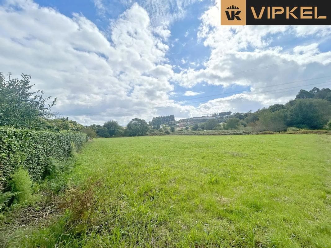 Terreno en venta en Bergondo, A Coruña photo 2