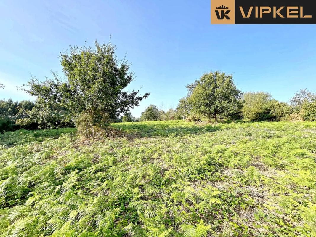 Terreno en venta en Cambre, A Coruña photo 2