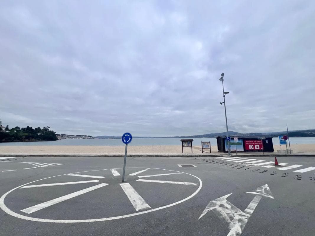 Terreno en venta en Bergondo, A Coruña photo 4