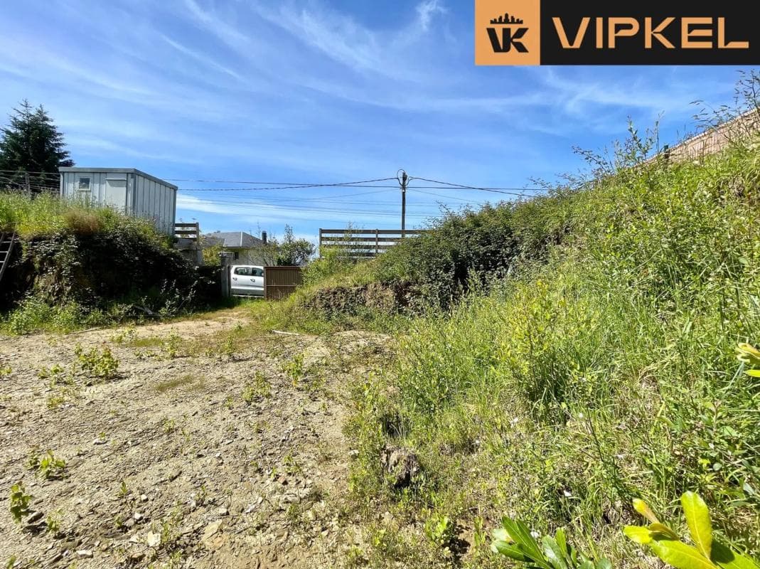 Terreno en venta en Bergondo, A Coruña photo 2