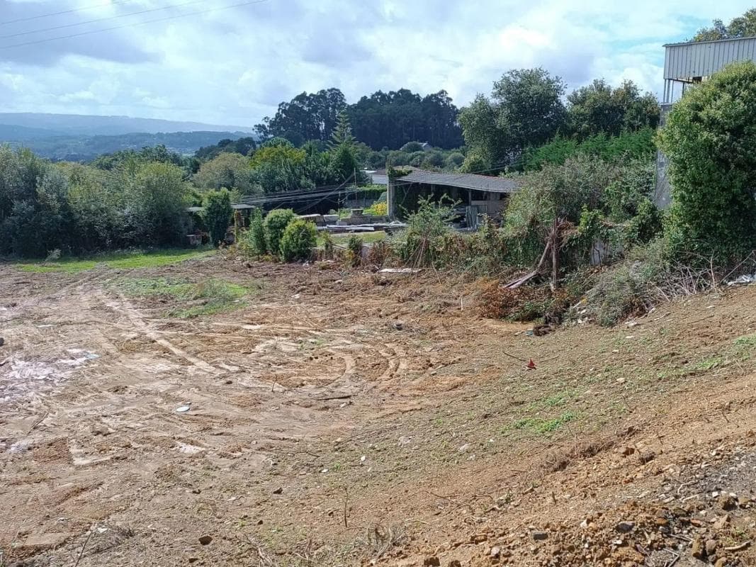 Terreno en venta en Bergondo, A Coruña photo 2