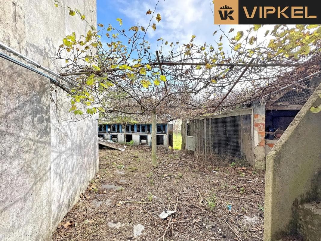 Terreno en venta en Cambre, A Coruña photo 5