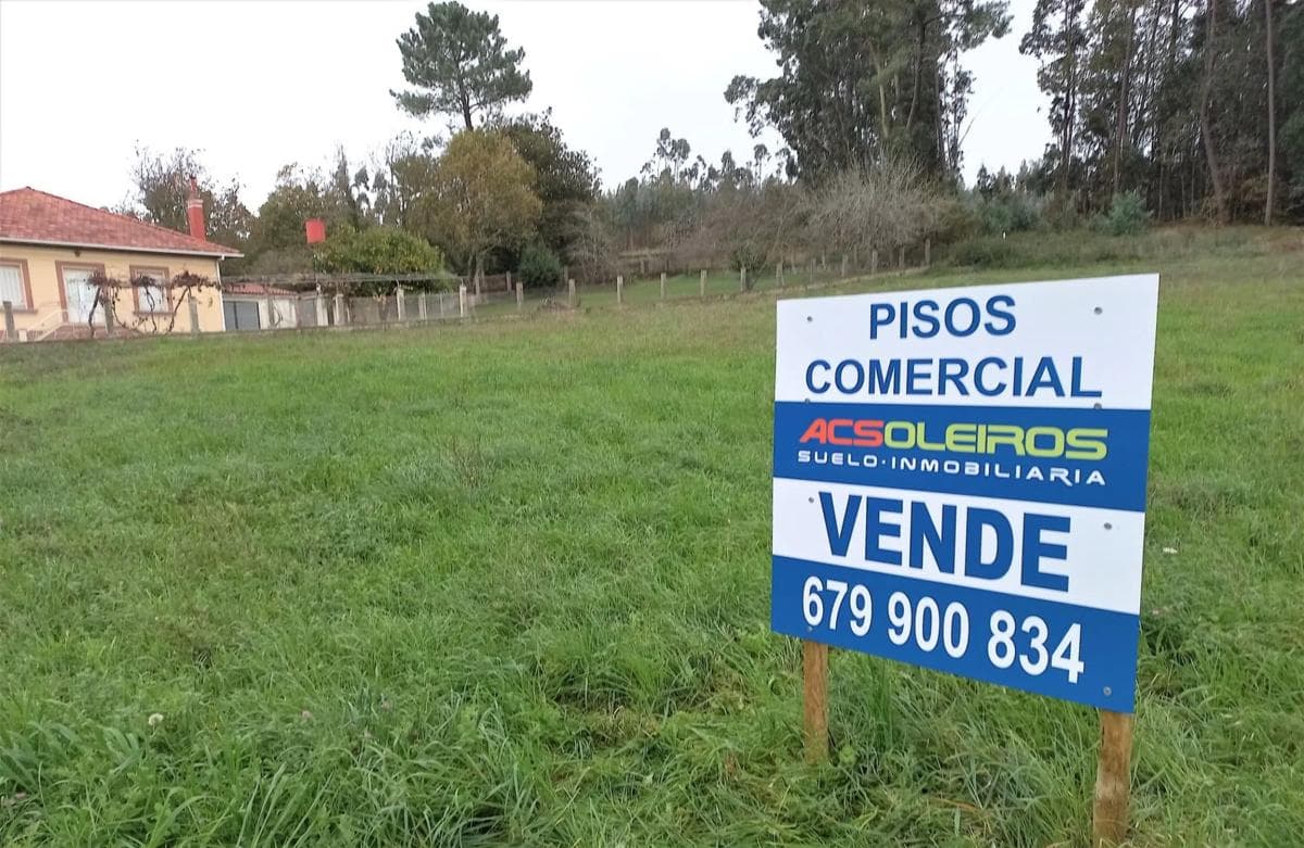 Terreno en venta en Bergondo, A Coruña photo 3