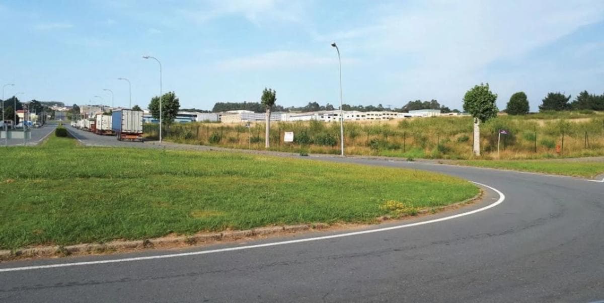 Terreno en venta en Cambre, A Coruña photo 3