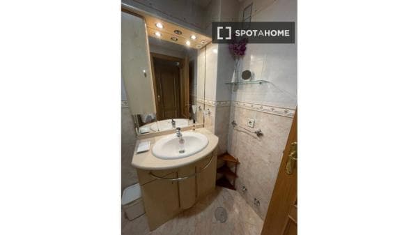 Apartment for rent in Cam. de Valladolid , Madrid photo 1