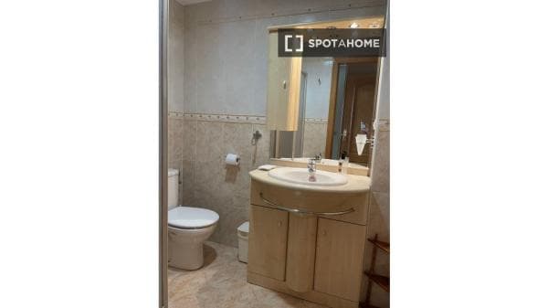 Apartment for rent in Cam. de Valladolid , Madrid thumbnail 1