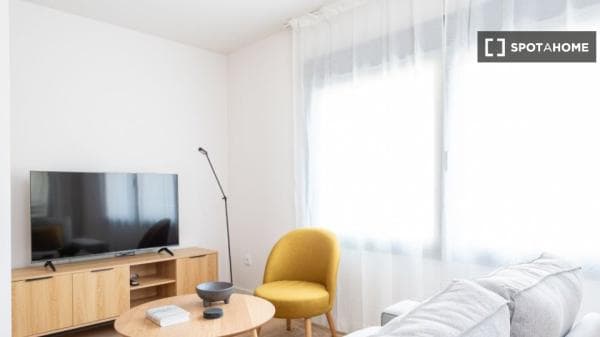 Apartment for rent in C. de San Marcelo , Madrid thumbnail 1