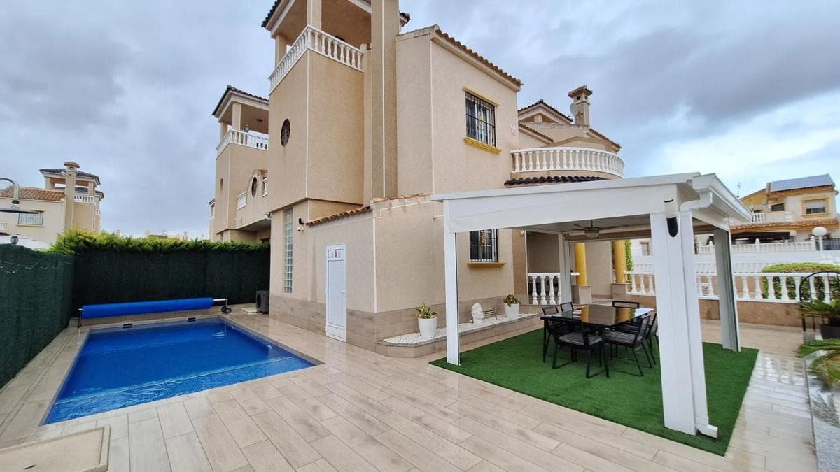 Propiedades en venta y alquiler en España photo 3