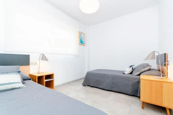 Chalet independiente en venta en Barrio La Siesta - El Salado - Torreta, Torrevieja
thumbnail 1