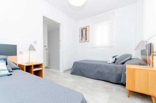 Chalet independiente en venta en Barrio La Siesta - El Salado - Torreta, Torrevieja
thumbnail 2