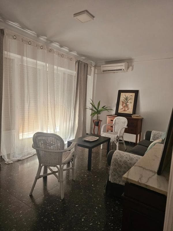 Venta de piso en Calle Pintor Cabrera, Alicante / Alacant
photo 2