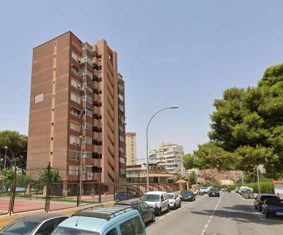 Venta de piso en Calle Trident, Alicante / Alacant
photo 4