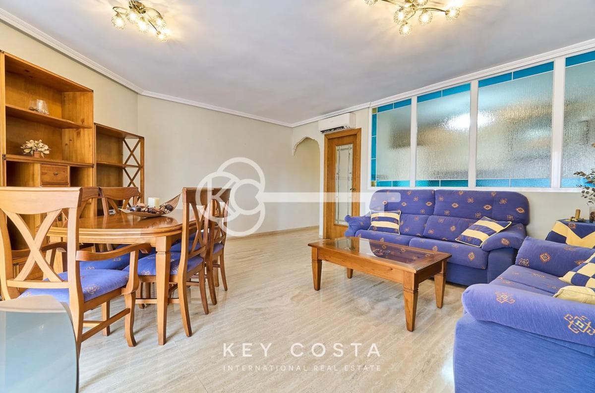 Venta de piso en Avenida Oscar Espla, Alicante / Alacant
photo 2