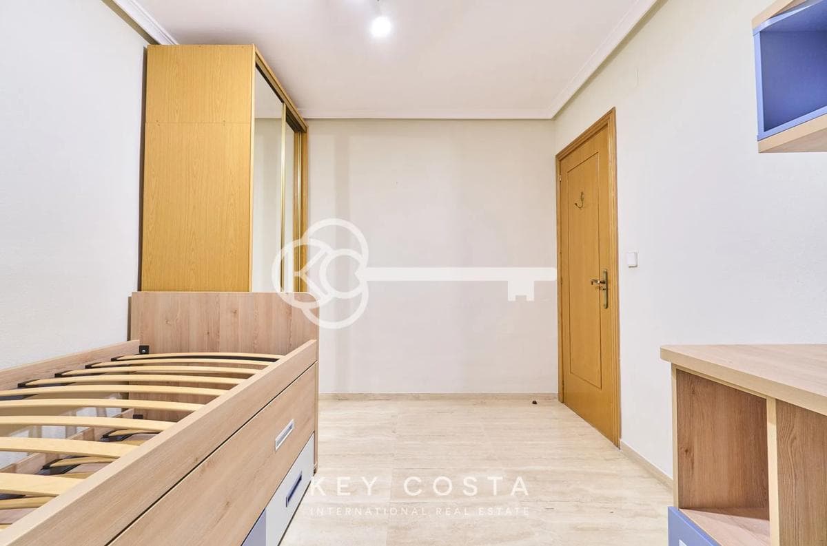 Venta de piso en Avenida Oscar Espla, Alicante / Alacant
photo 3