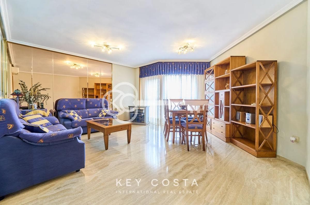 Venta de piso en Avenida Oscar Espla, Alicante / Alacant
photo 4
