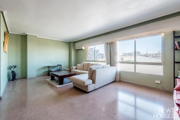 Piso en venta en Calle Bono Guarner, Alicante / Alacant
photo 1
