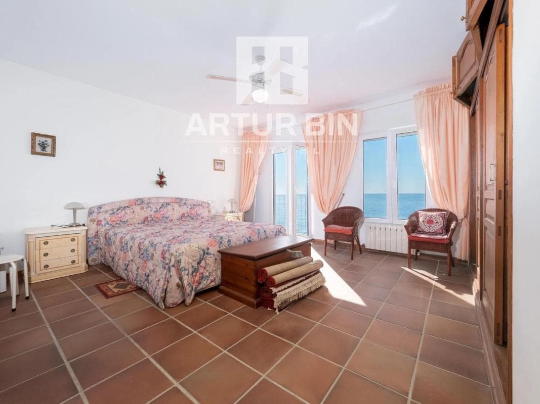 Properties for sale and rent in Spain photo 2