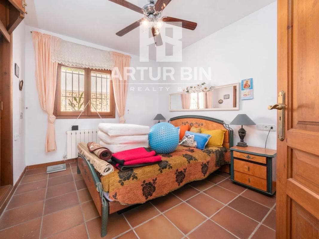 Properties for sale and rent in Spain photo 3
