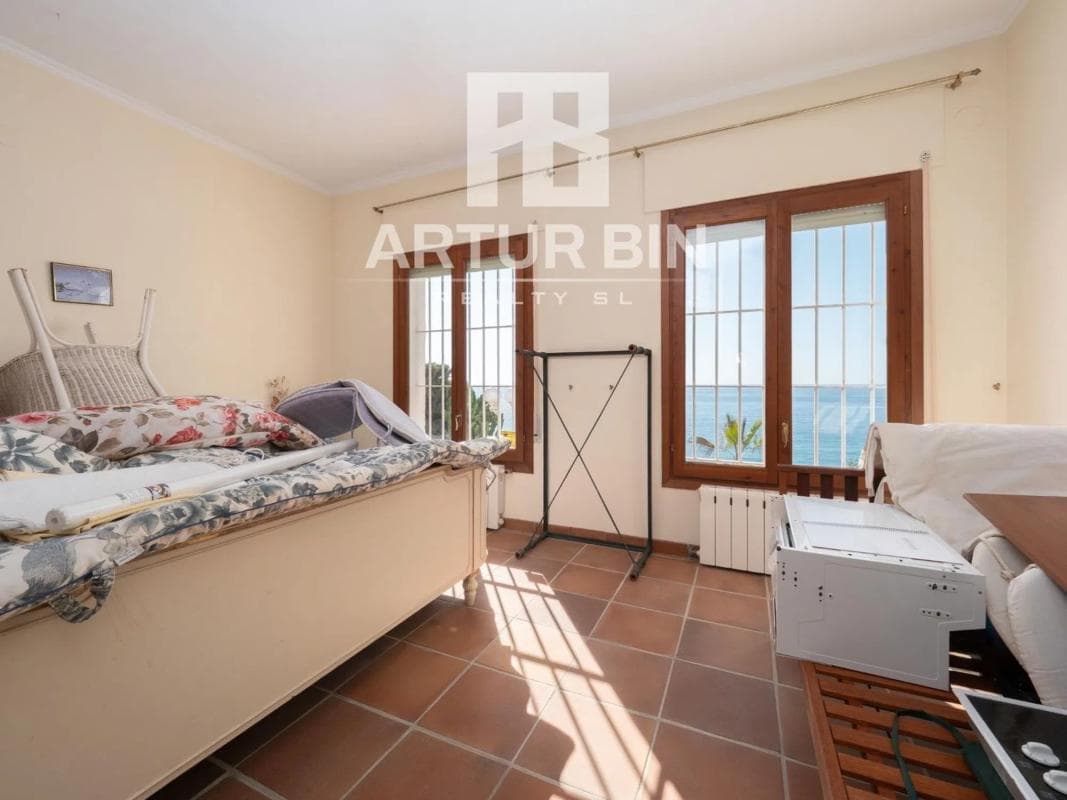 Properties for sale and rent in Spain photo 4