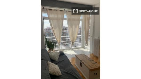 Apartment for rent in P.º de los Pontones , Madrid thumbnail 2