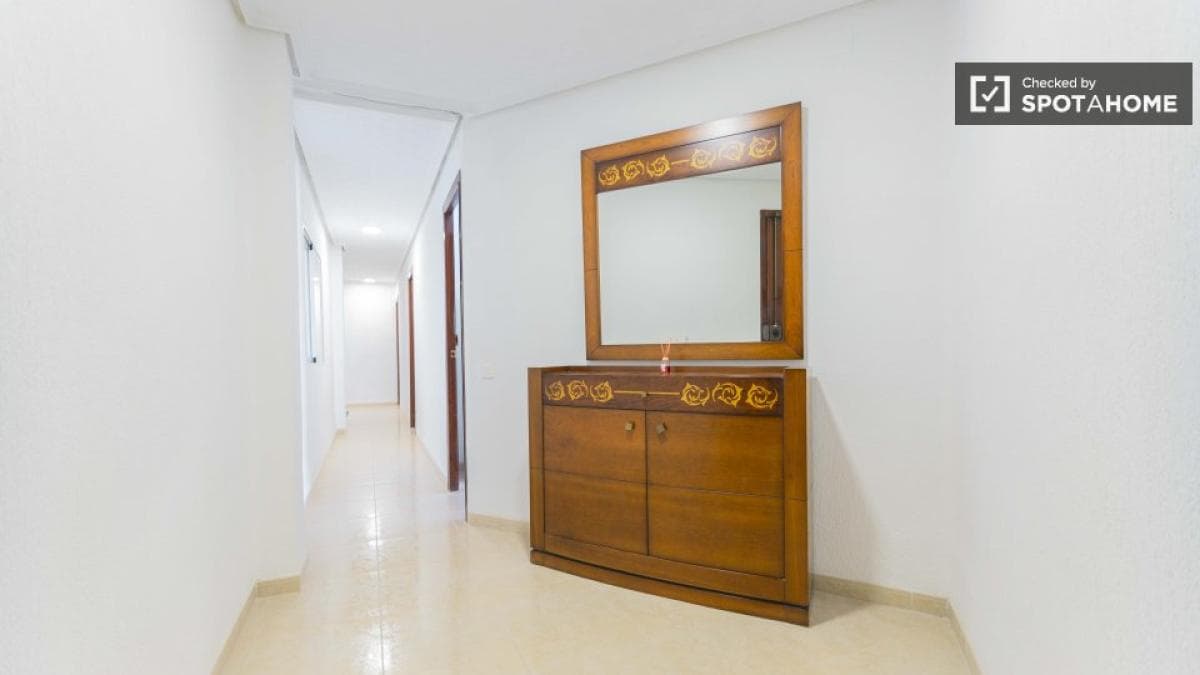 Properties for sale and rent in Spain photo 4