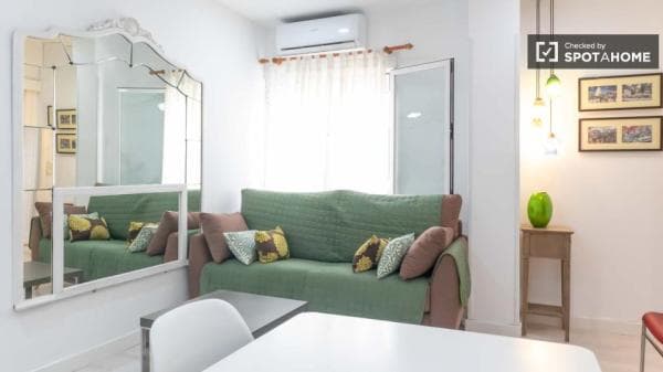 Apartment for rent in C. de las Dos Hermanas , Madrid thumbnail 2